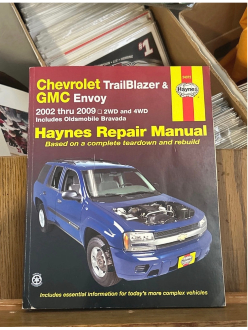 Haynes Chevrolet TrailBlazer & GMC Envoy Repair Manual 2002-2009 Maroon Yellow
